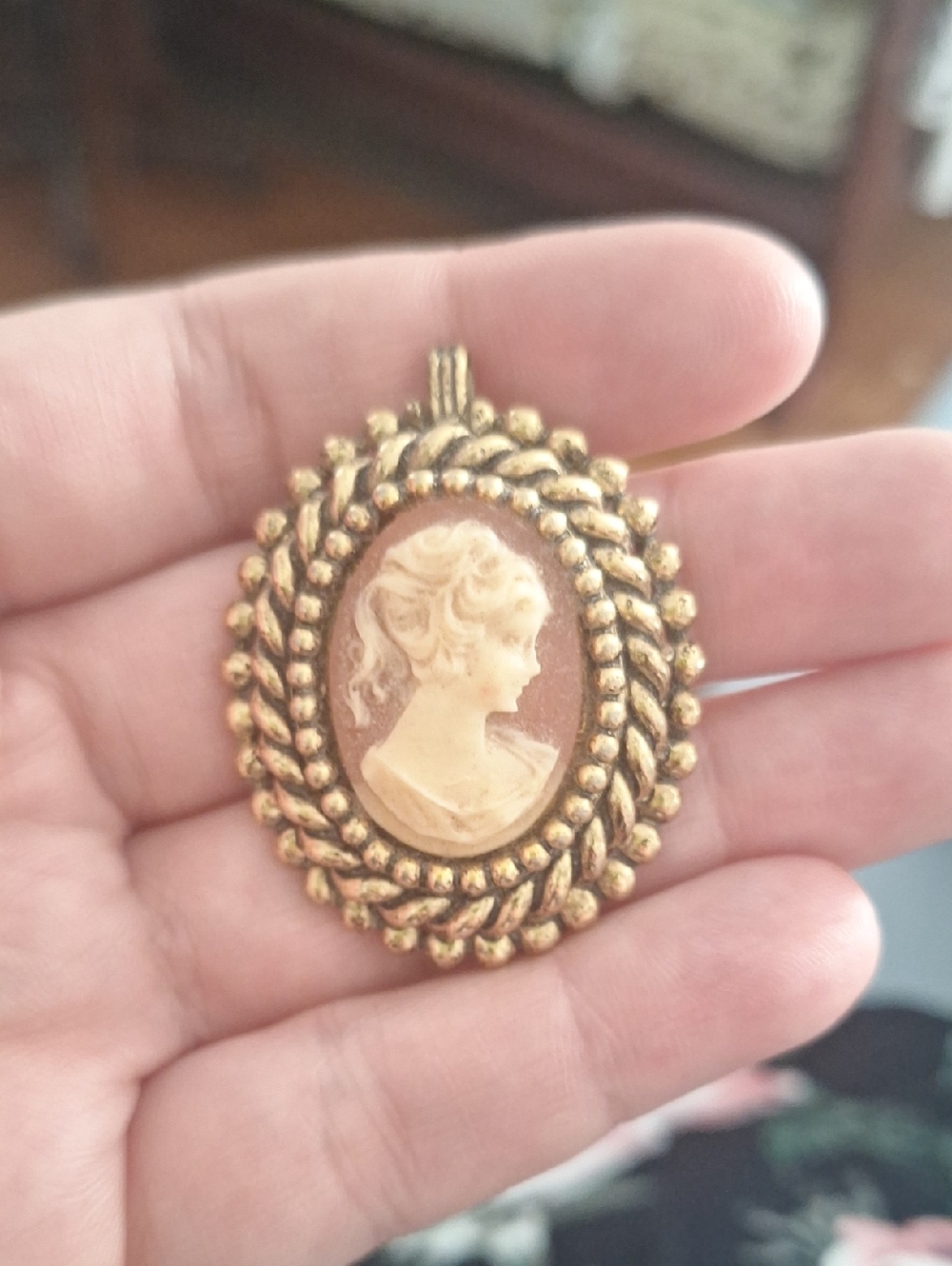 Cameo Pendant